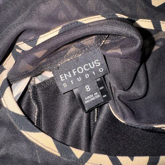 En focus Black & Beige Chevron Sleeveless Stretchy Knit Dress women’s size 8 - Picture 6 of 6